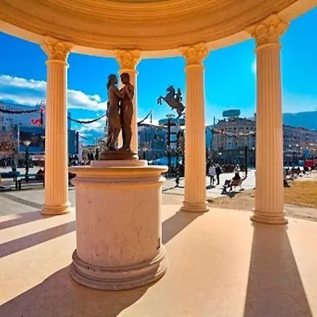 Lion - Debar Maalo *